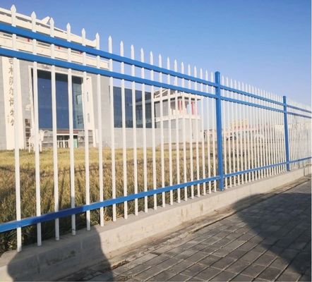 현대 아파트 의 궁전 계단 의 철 계단 손잡이