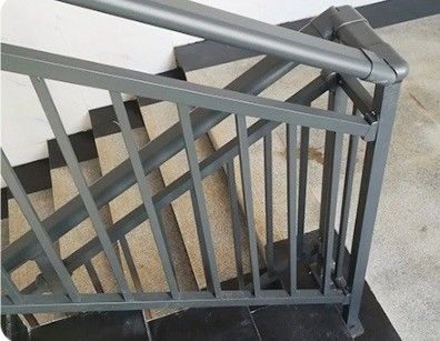 현대 디자인 아파트 발코니 스테인리스 스틸 304 316 검은 유리 계단 경비
